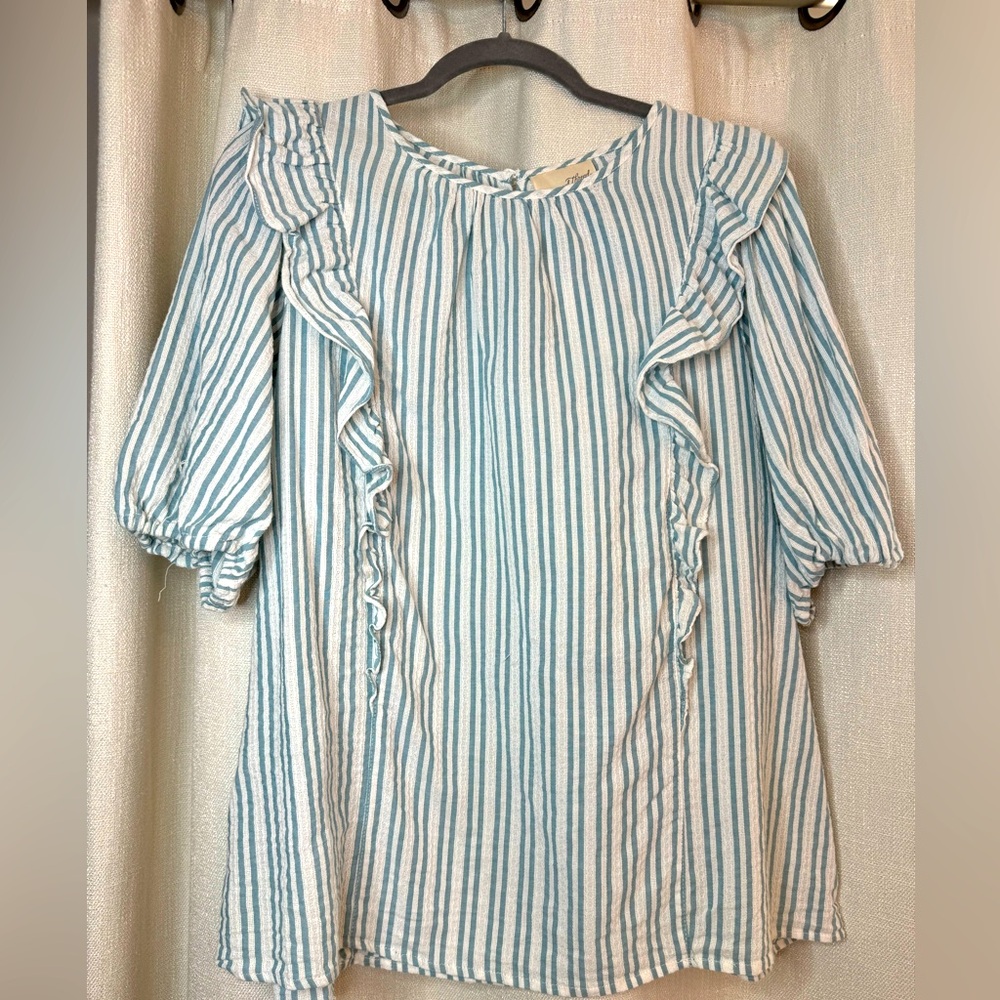 Universal Thread shirt.  Size XL. Smoke free home
